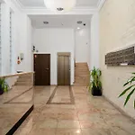 Golden Market Square - 3rooms, 90m2 Of Comfort & Quiet - As R502 Apartmán *