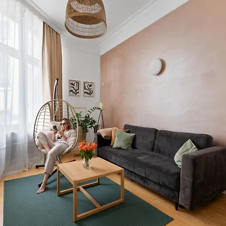 Golden Market Square - 3rooms, 90m2 Of Comfort & Quiet - As R502 Vratislav